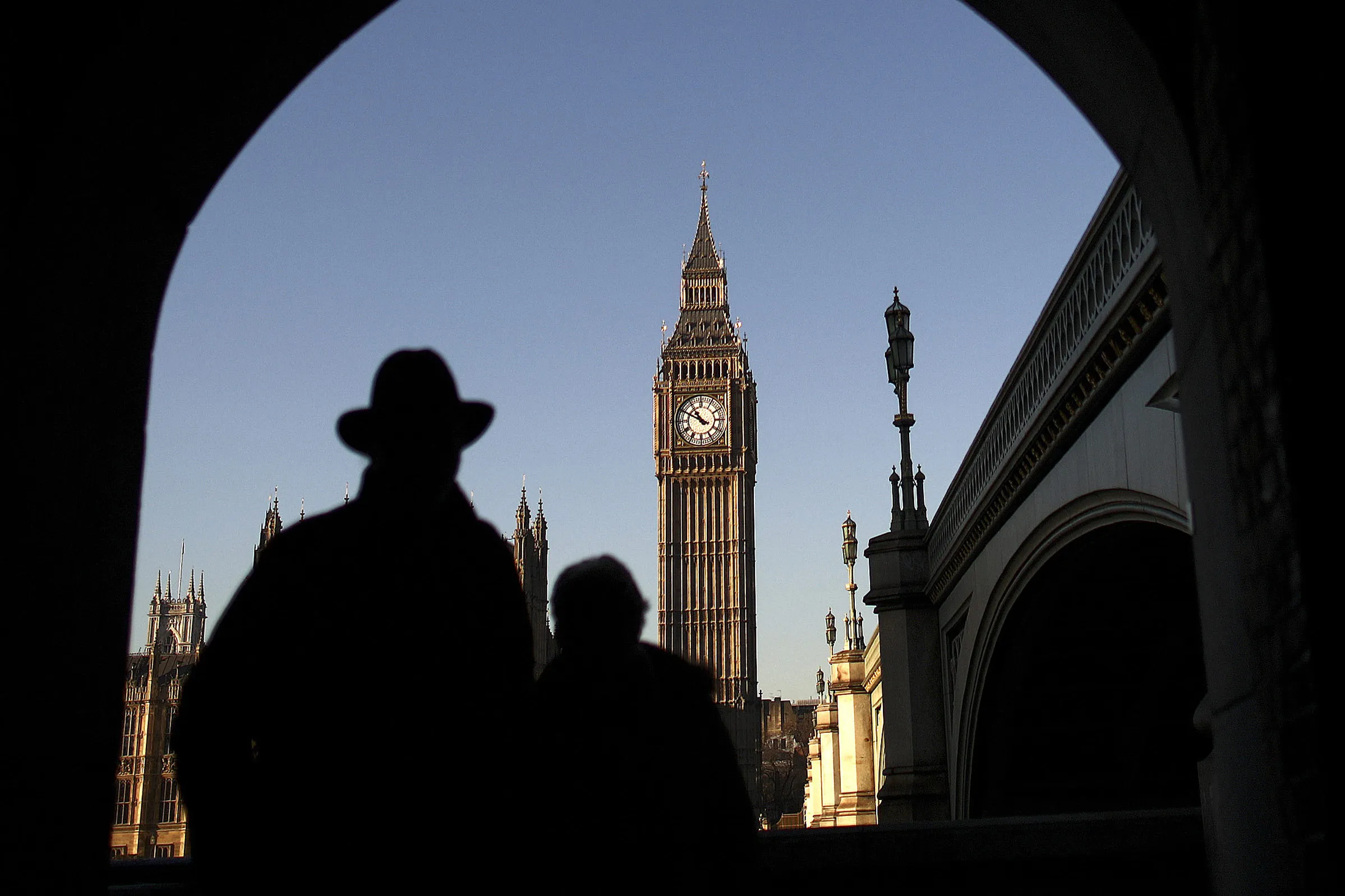 Tourist Economy As Weak Pound May Help Spur U.K. Tourism