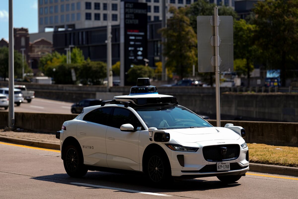 bloomberg.com - Natalie Lung - Waymo Plans to Offer Paid Robotaxi Rides in Singapore in 2028