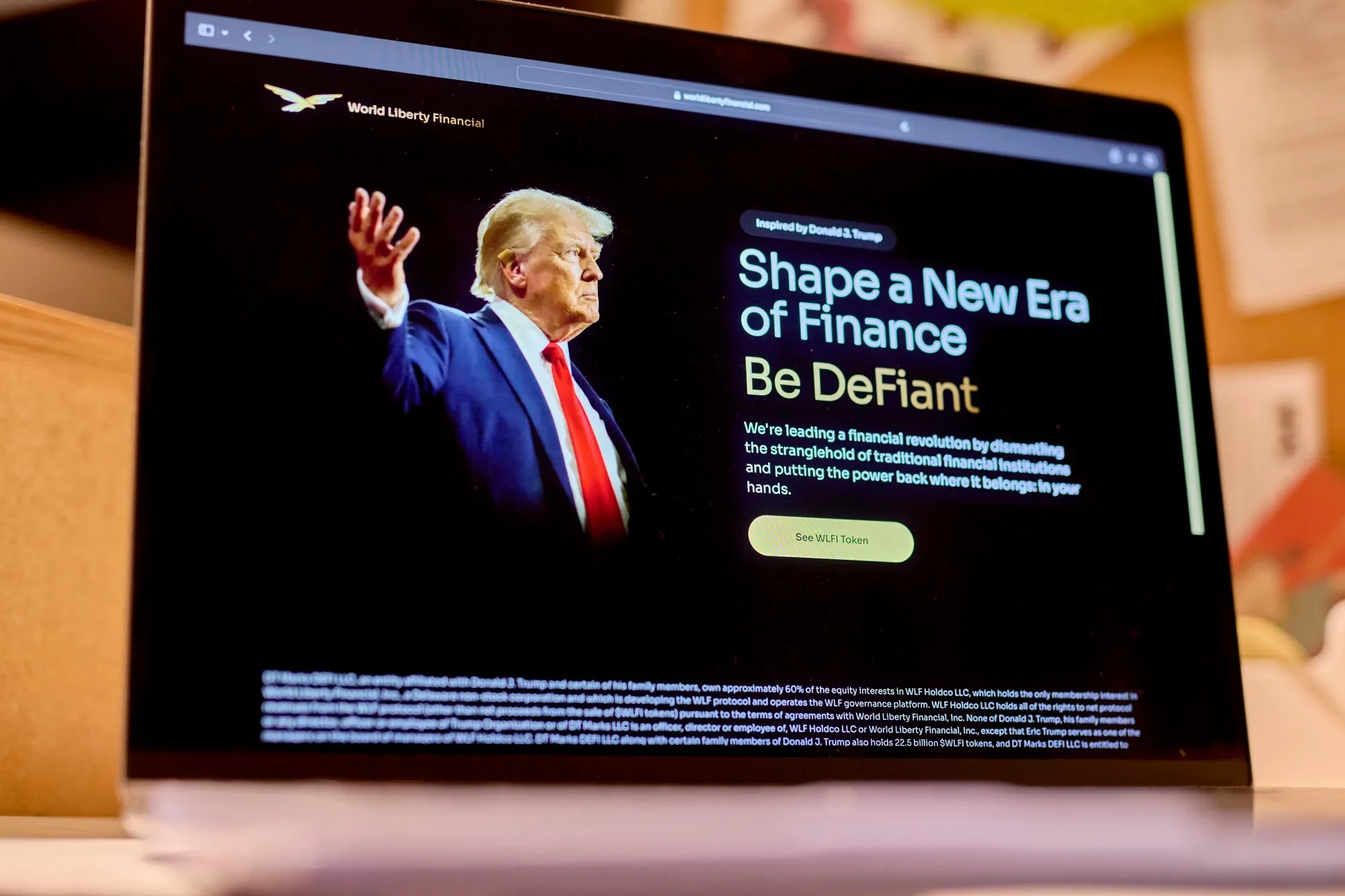 Trump-Linked World Liberty Pitches a $1.5 Billion Crypto Vehicle - Bloomberg