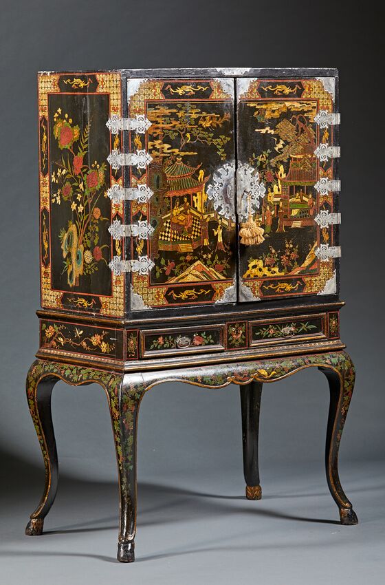 Investors Are Raising $100 Million to Buy Unloved Antiques