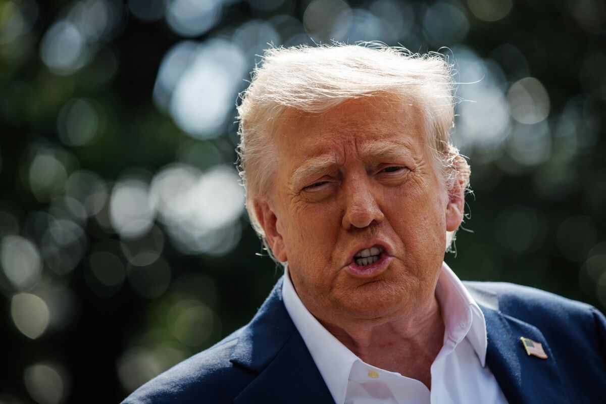 ブルームバーグのニュース記事「トランプ米大統領、いら立ち隠さず－関税発動控え交渉の重大局面」の画像