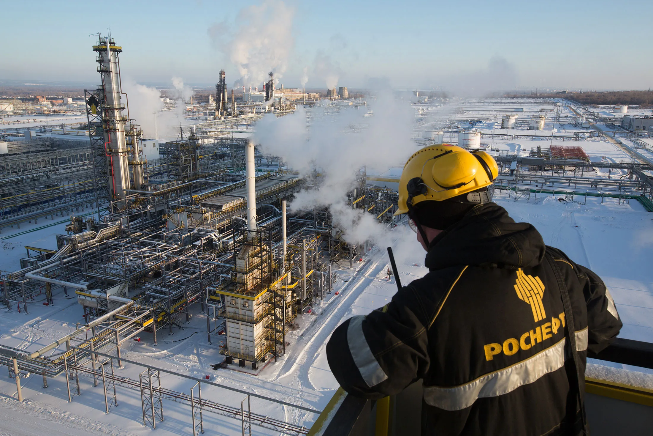 A worker overlooks the low-temperature isomerization unit at the Novokuibyshevsk oil refinery plant, operated by Rosneft PJSC, in Novokuibyshevsk, Samara region, Russia.