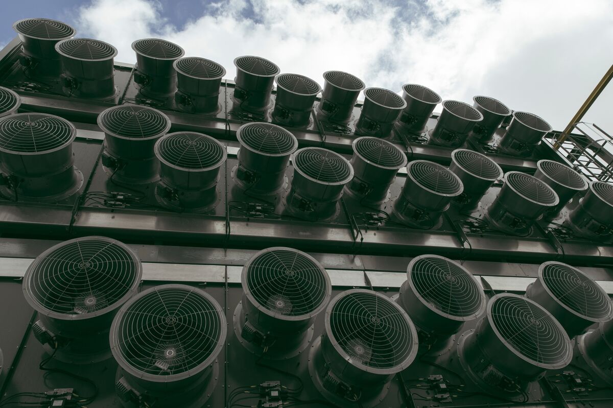 Oxy Executive Says Direct Air Capture Model Isn’t Bankable Now