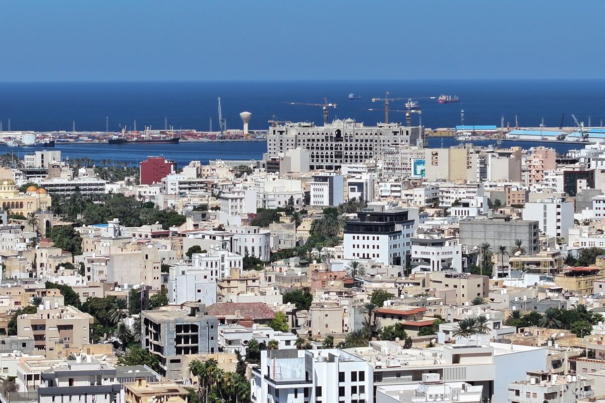Libya’s Power Standoff Briefly Hits Oil Fields, Local Gas Flows