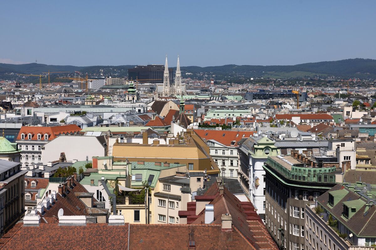 Austria’s Outlook Cut to Negative at Moody’s on Budget Deficit
