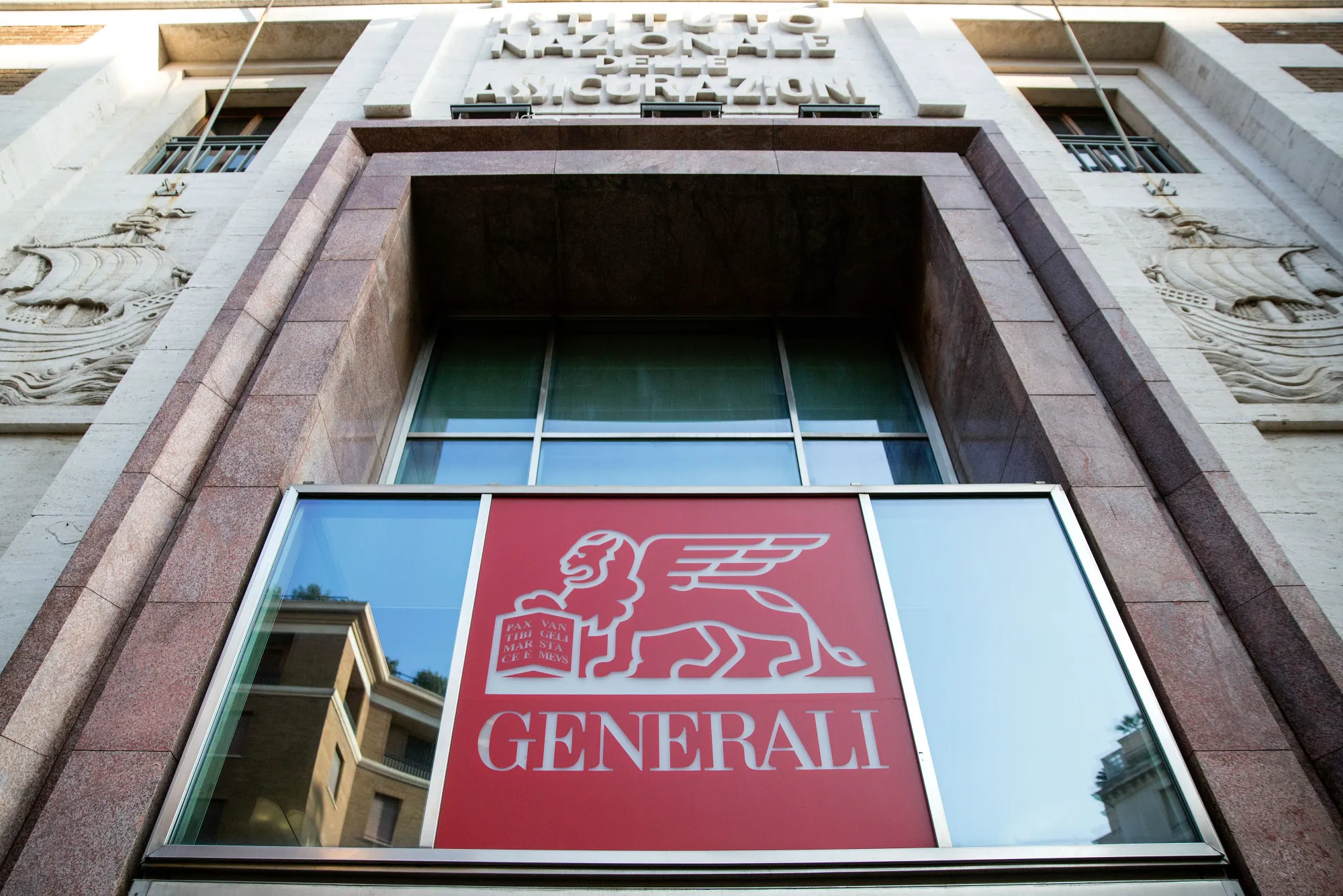 Intesa Sanpaolo SpA Considers Merger With Assicurazioni Generali SpA 