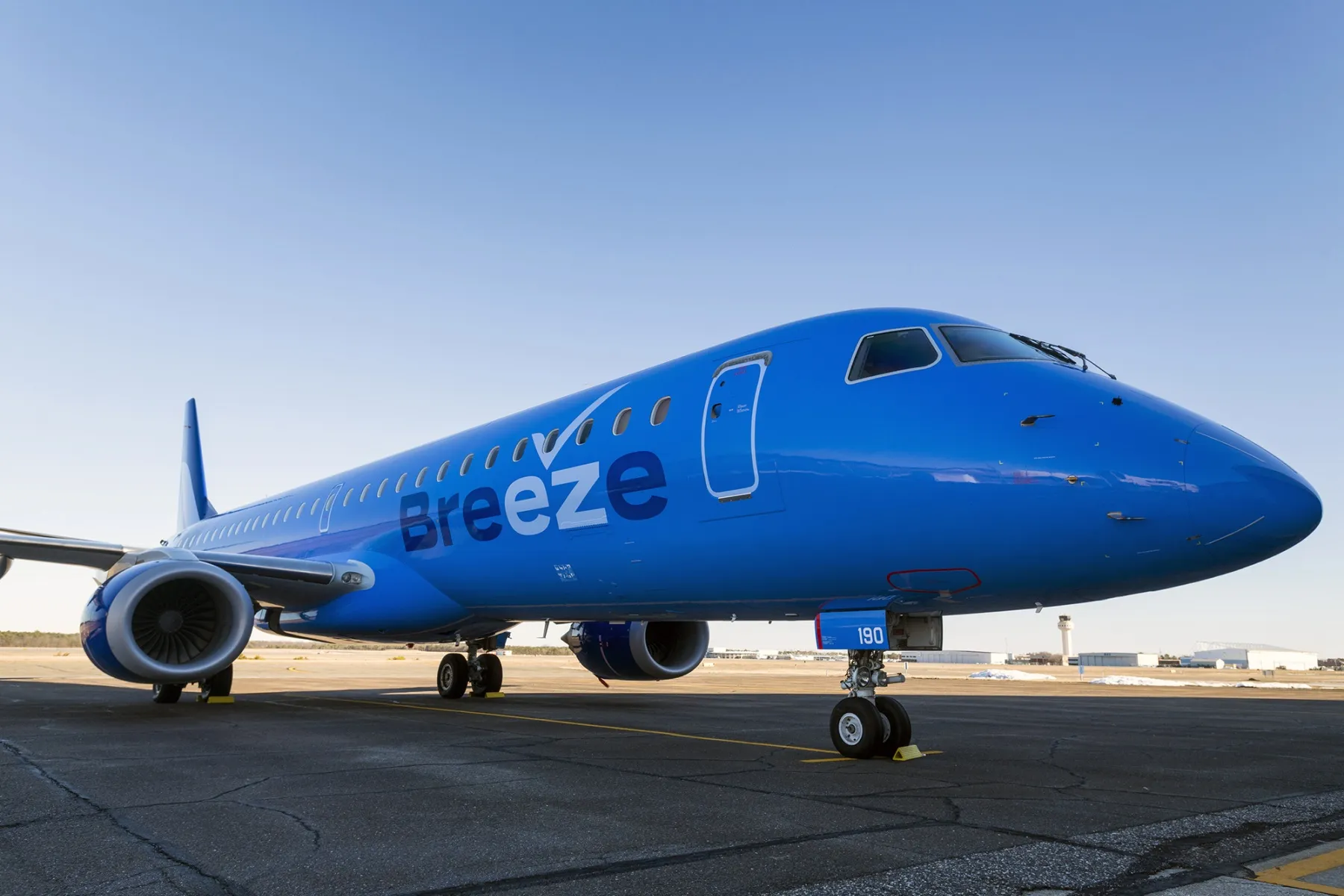A Breeze Airways plane at MacArthur Airport in Ronkonkoma, N.Y.