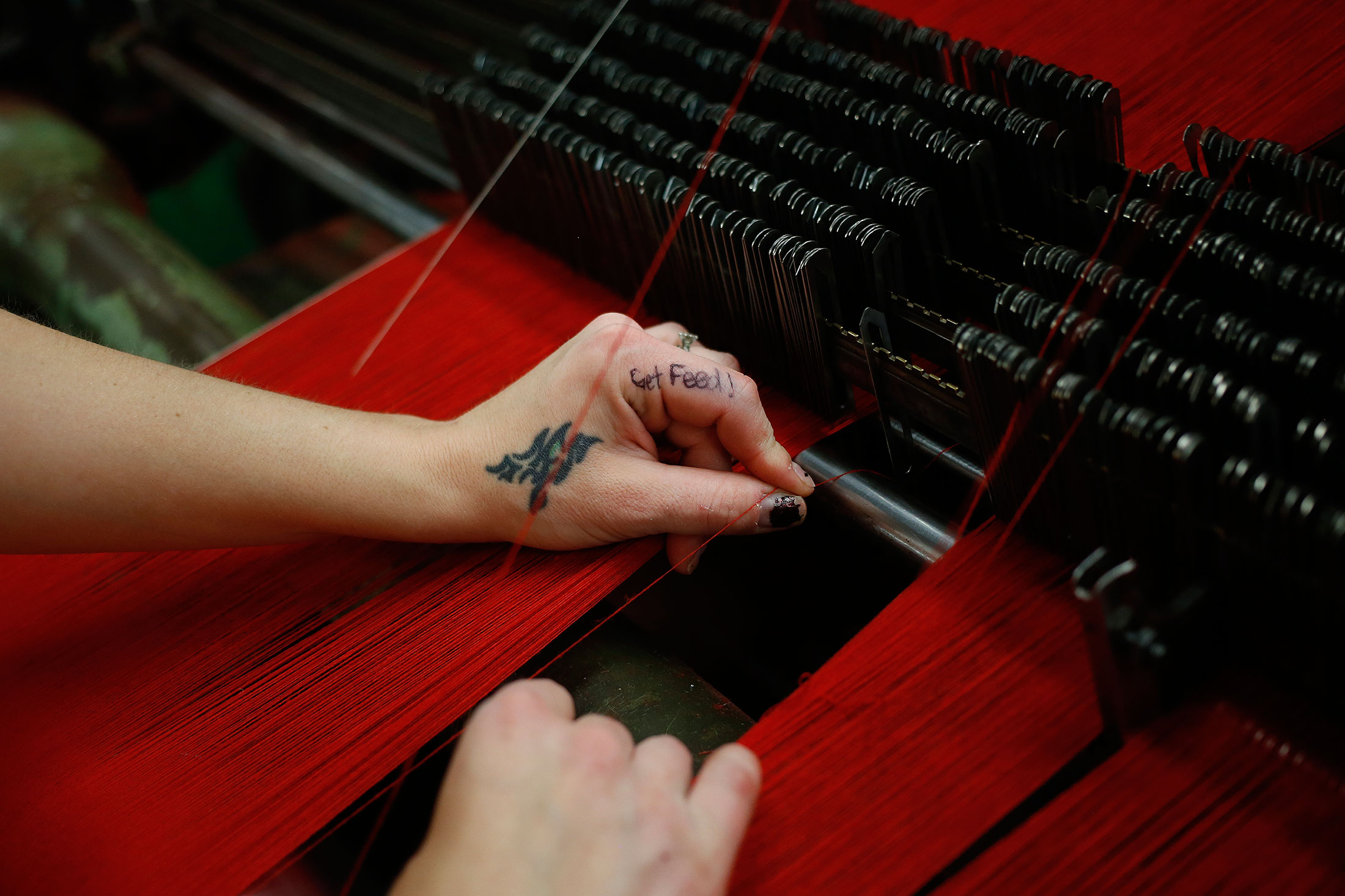 Inside Woolrich Woolen Mill How Blankets Are Made Bloomberg