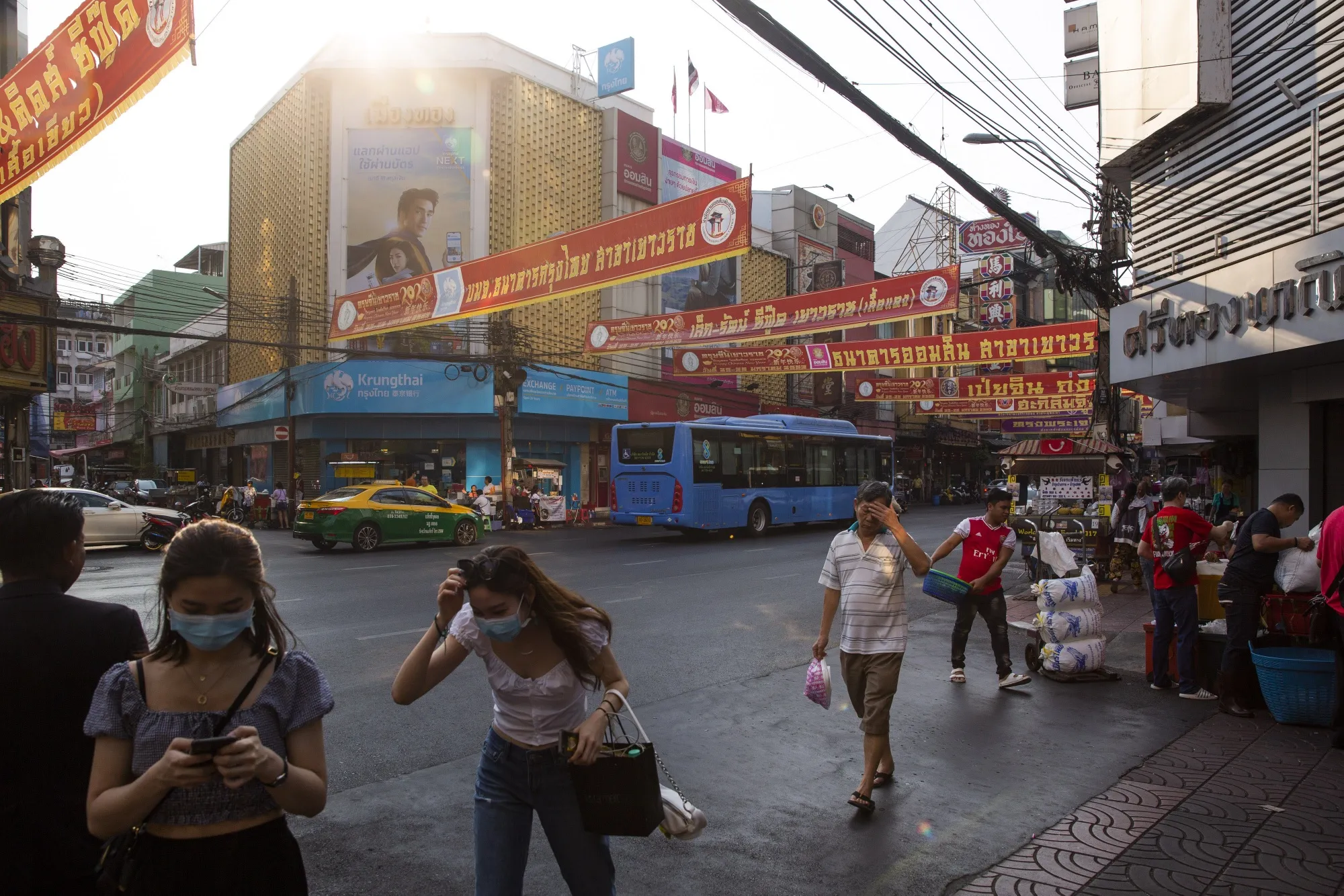 Thailand Cuts Interest Rate as Virus Outbreak Hurts Economy