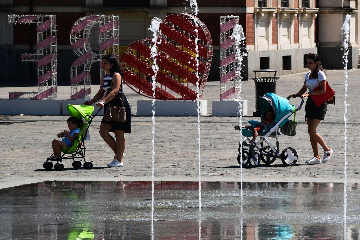 italy-s-birth-rate-slumps-to-a-historical-low-istat-says-bloomberg