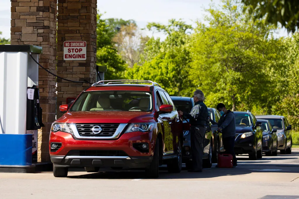 Customers wait to fill their vehicles at a gas station in&nbsp;Nashville, Tennessee.&nbsp;