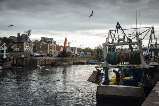 Brexit Deal Put at Risk by Fears of French Fishermen