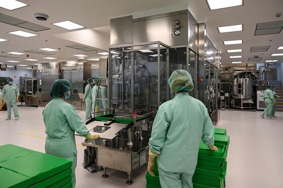 Mystery of Italian Town’s 29 Million Shots Strains EU-Astra Ties
