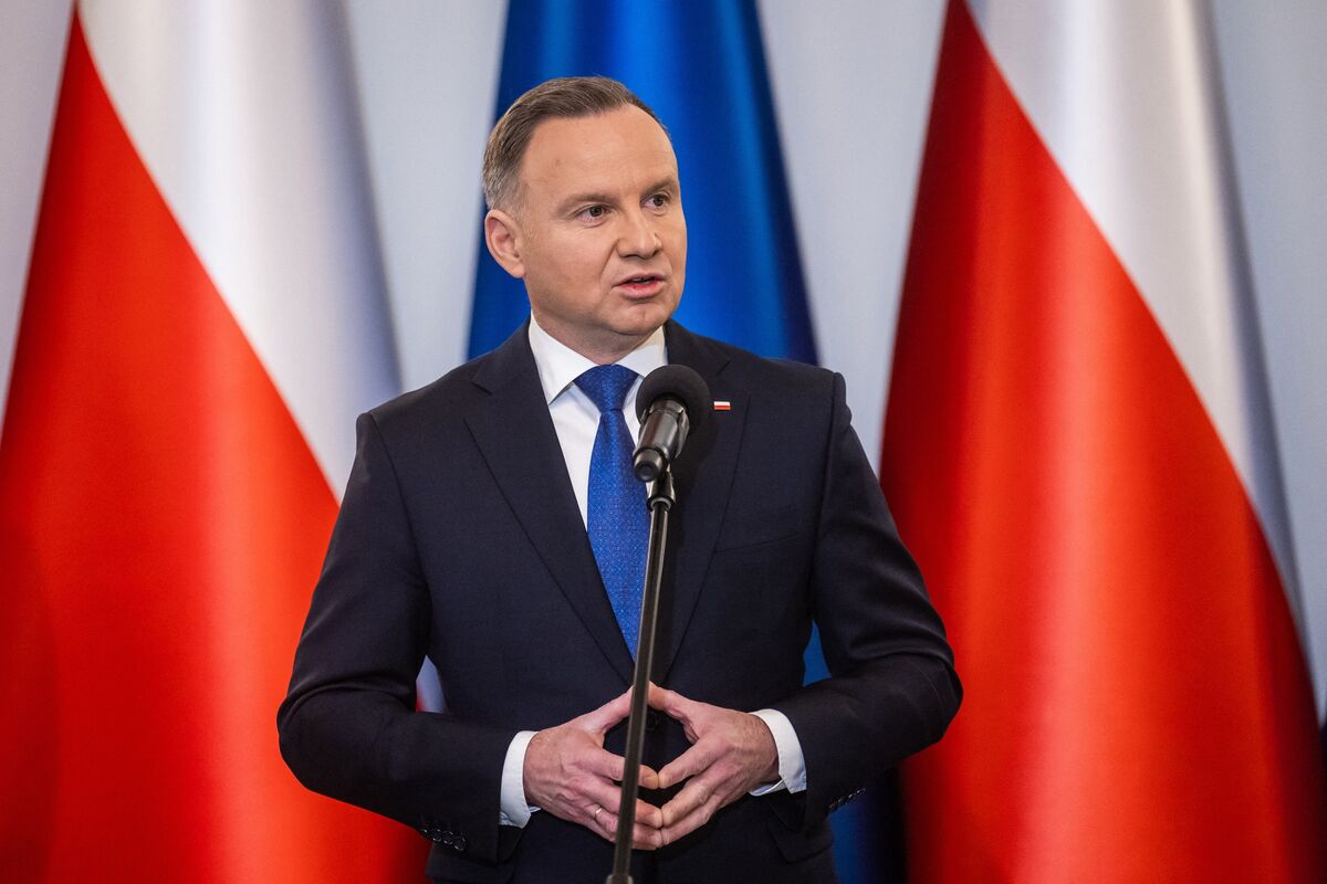 Polish President Condemns Late-Night Arrest, Escalating Standoff