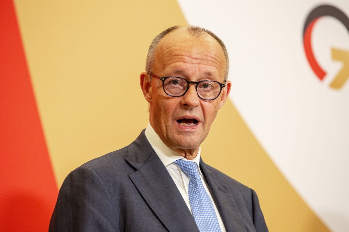 Fund Giants, Europop Lovers Ready to Answer Merz’s Cash Call
