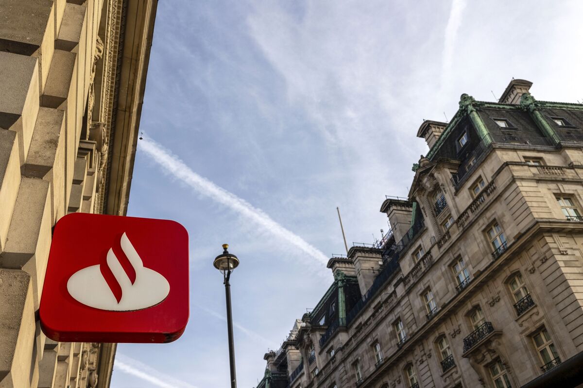 Goldman, Santander Among Banks Exploring Blockchain-Based Money - Bloomberg