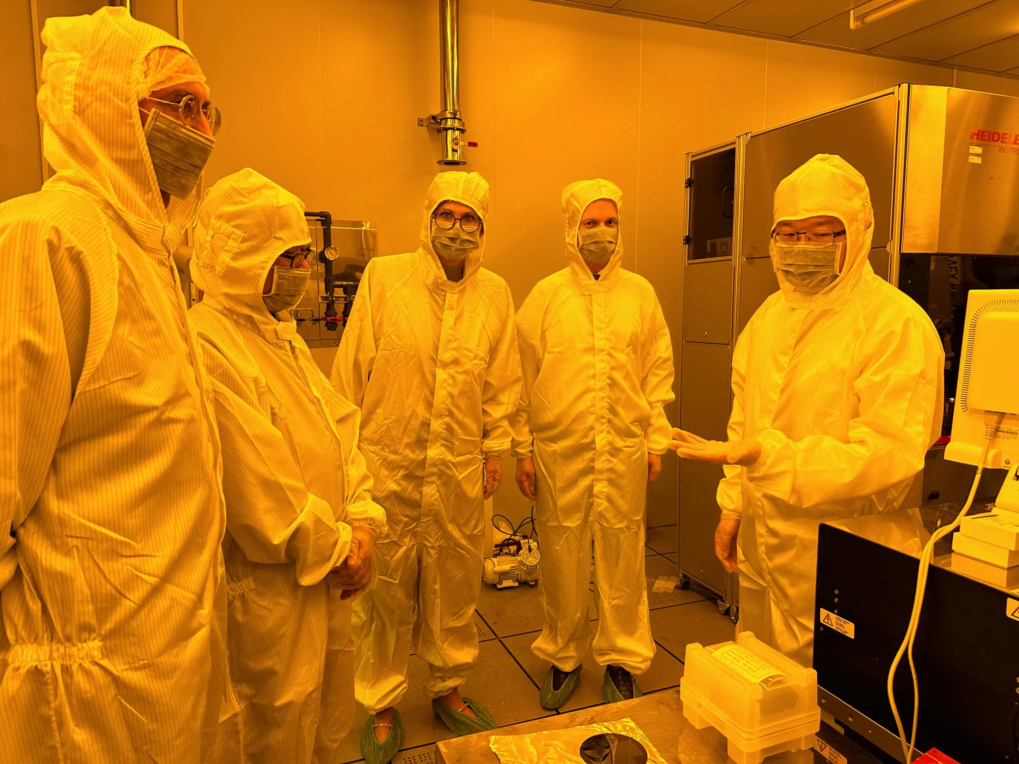 Bettina Stark-Watzinger visits a nanotechnology lab at National Taiwan University in Tipeh, Taiwan, on March 21.&nbsp;