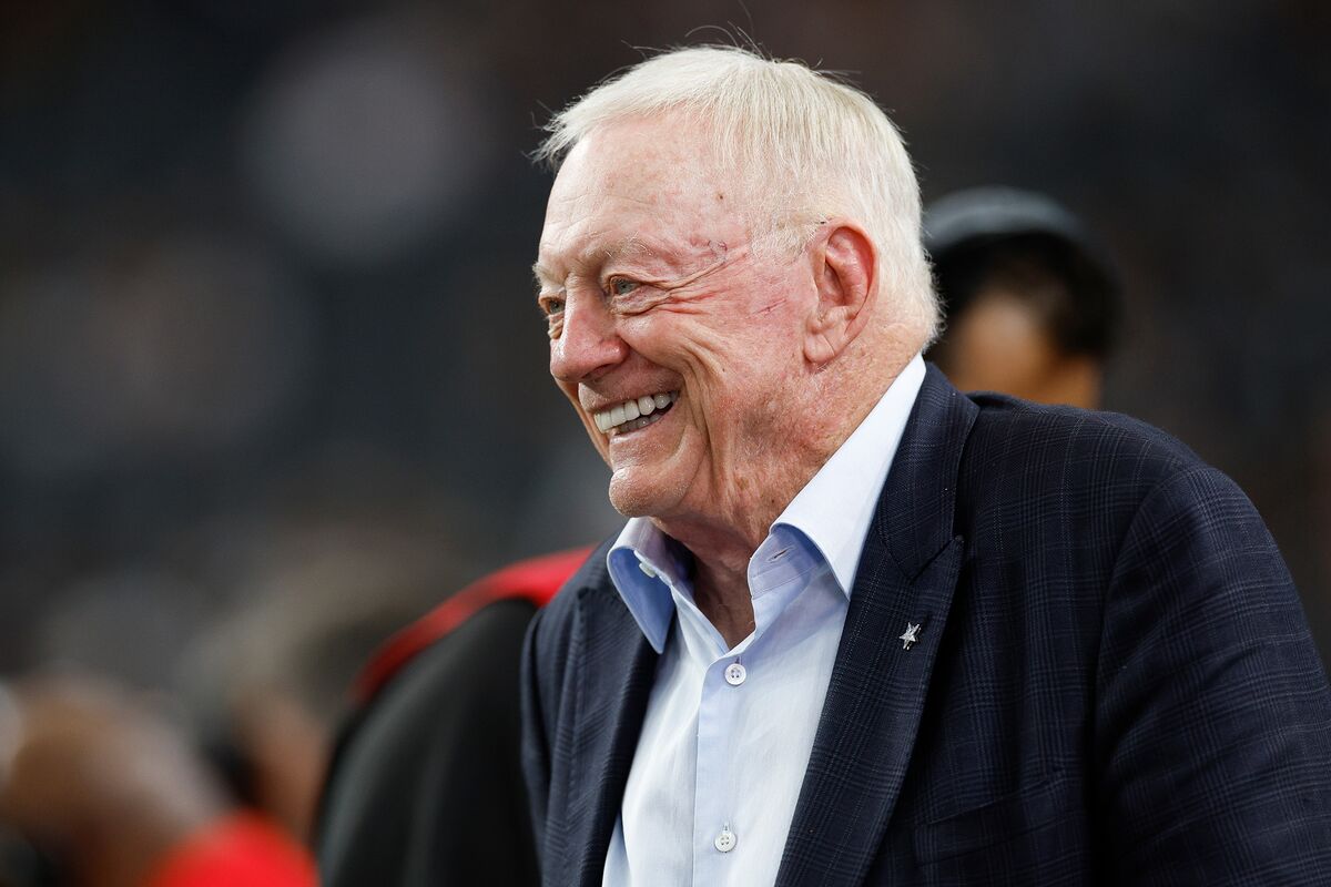 Jerry Jones Keeps Cowboys in the Family as PE Circles the NFL
