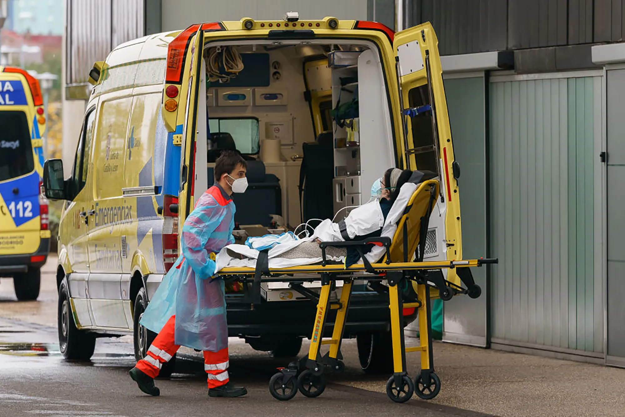 Spain became the&nbsp;first country&nbsp;in Western Europe to surpass 1 million coronavirus infections.