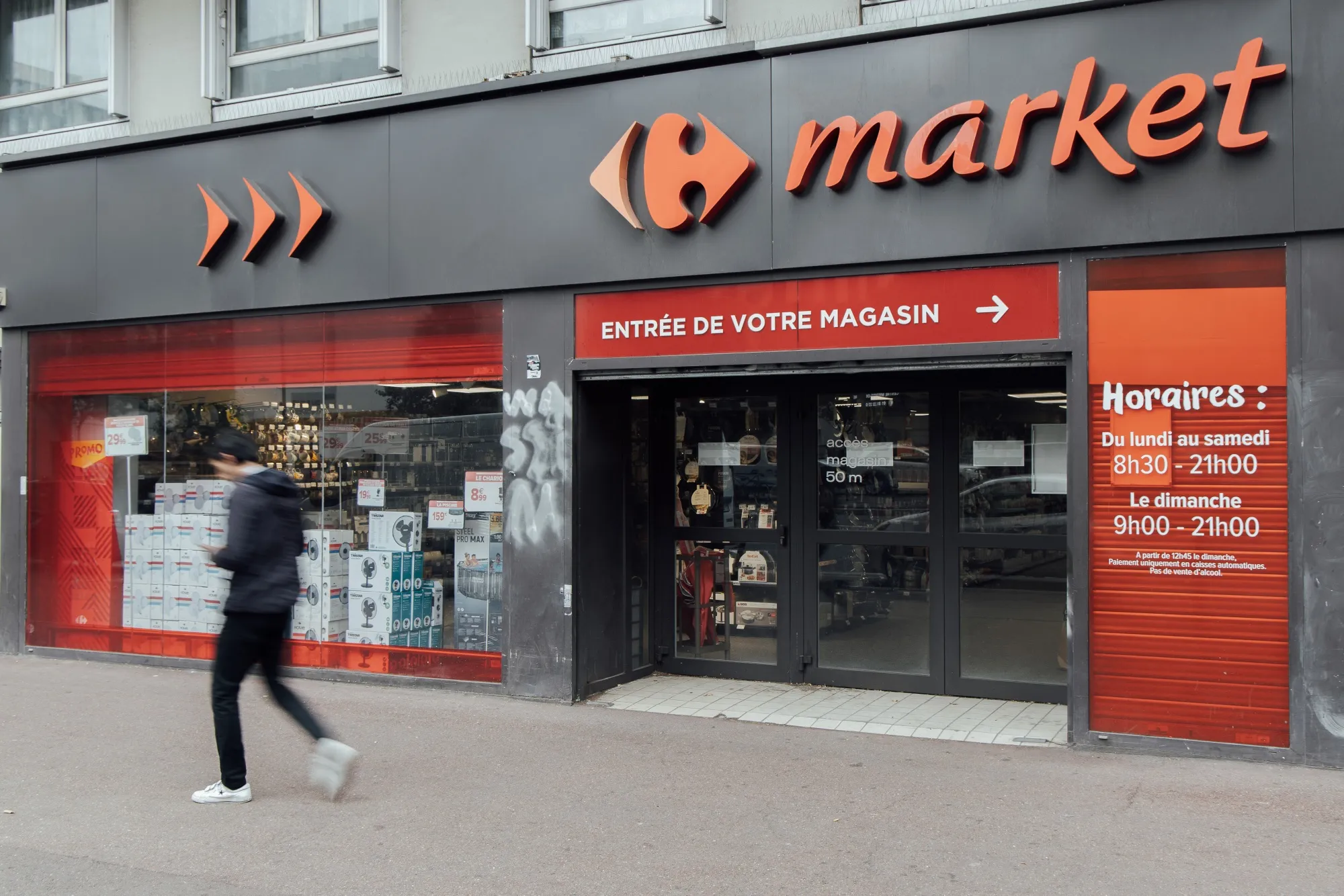 Một cửa hàng tạp hóa Carrefour SA ở Paris.