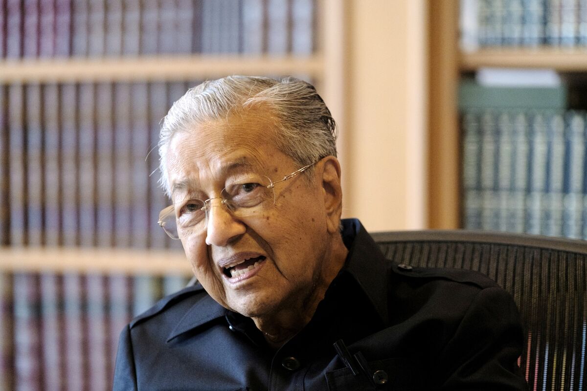 Mahathir Mohamad Hospitalized for Respiratory Infection