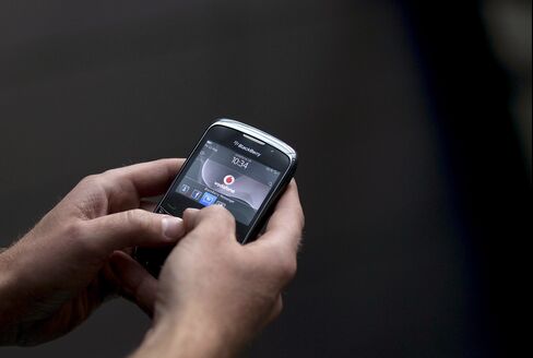 BlackBerrys Said to Get Android Apps in Bid to Lift Sales