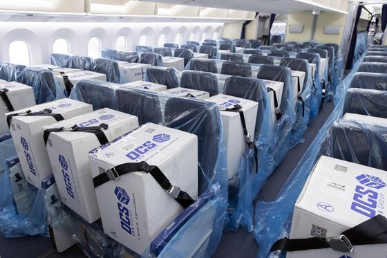 Cabs Ferry $300 Steaks, Boxes Use Plane Seats in Virus-Hit Japan