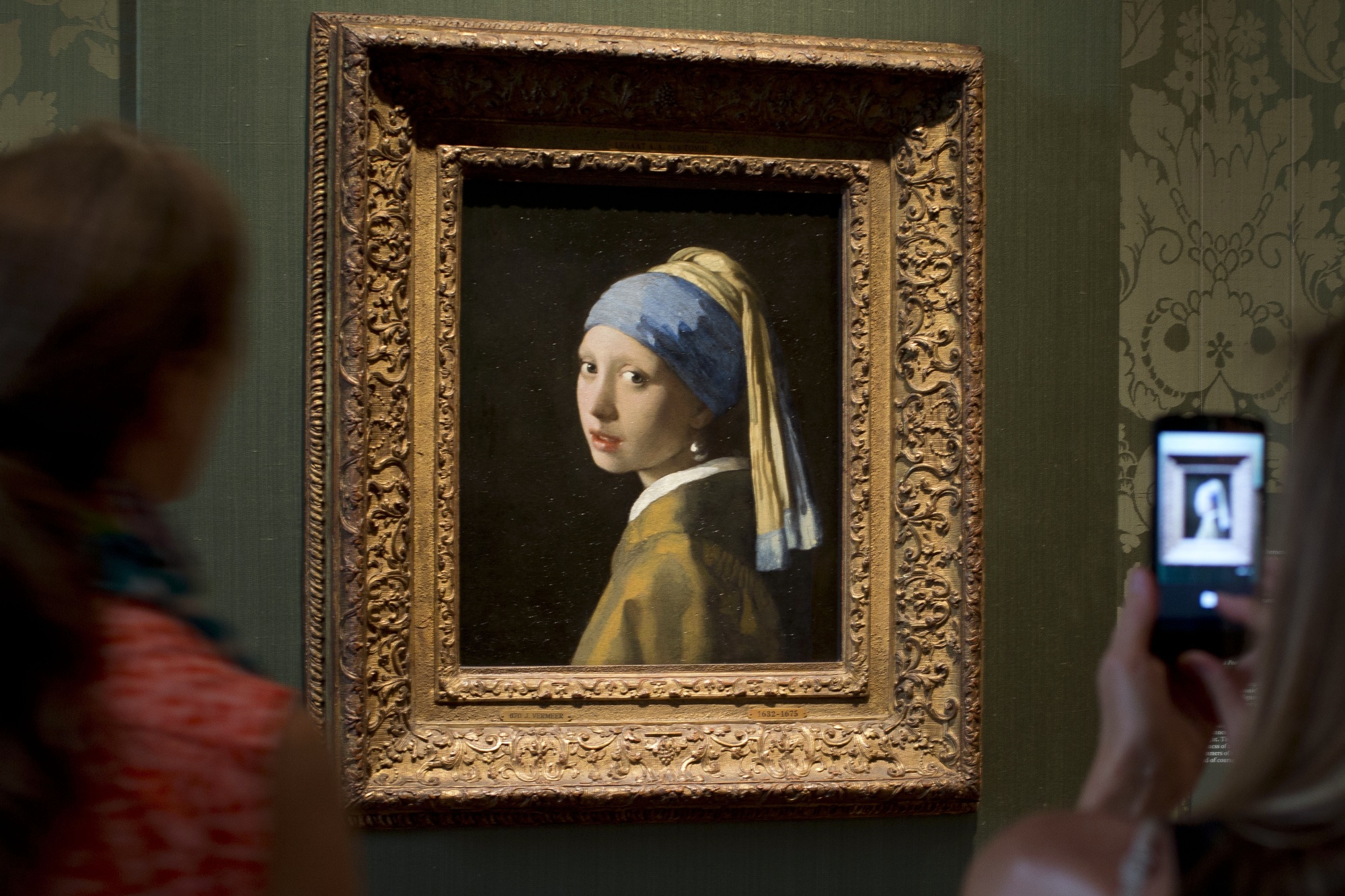 Vermeer's 'Girl With a Pearl Earring' Back on Display Bloomberg