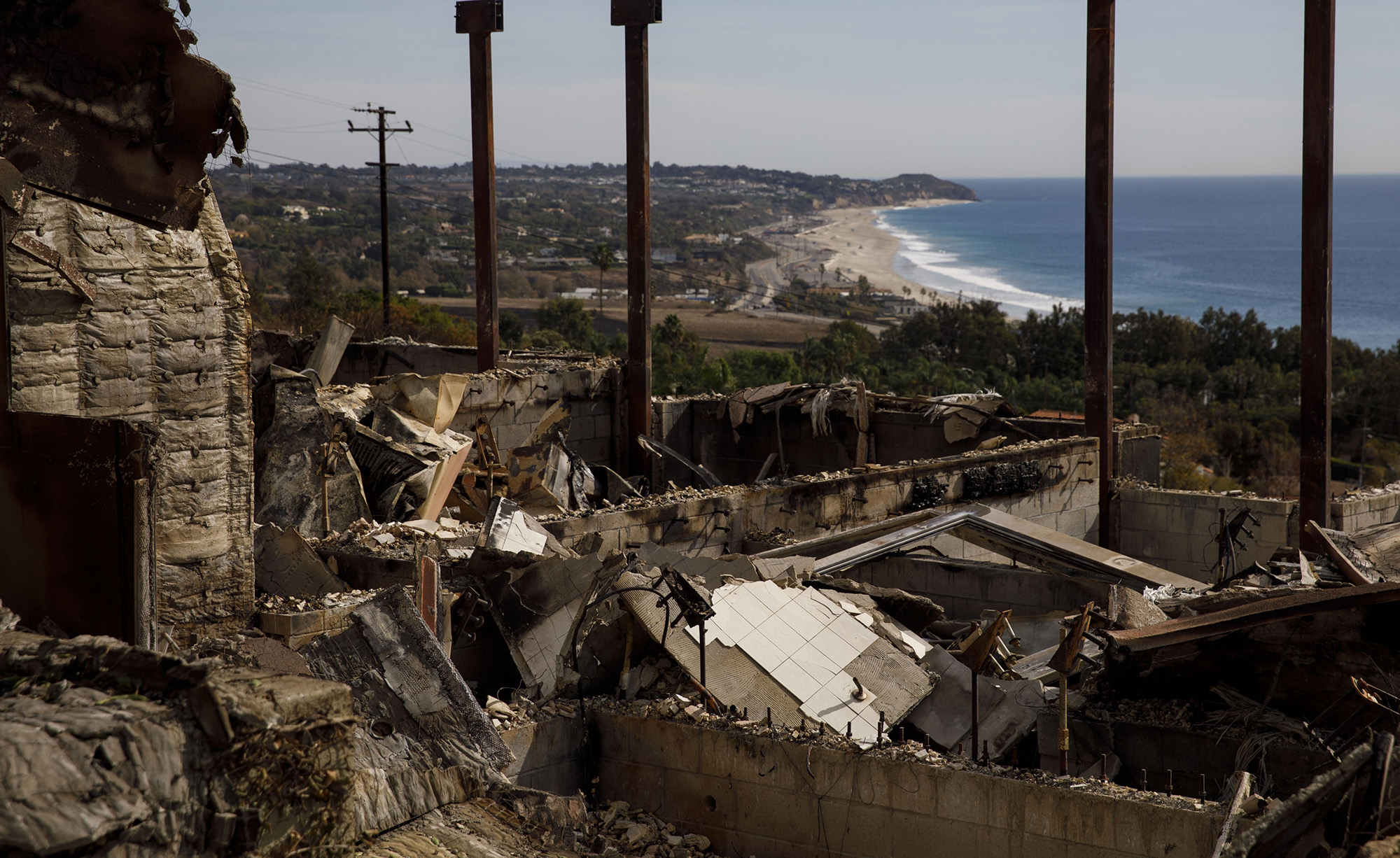 ‘Burn Out’ Malibu Lots Hit The Market As California Fires Rage - Bloomberg