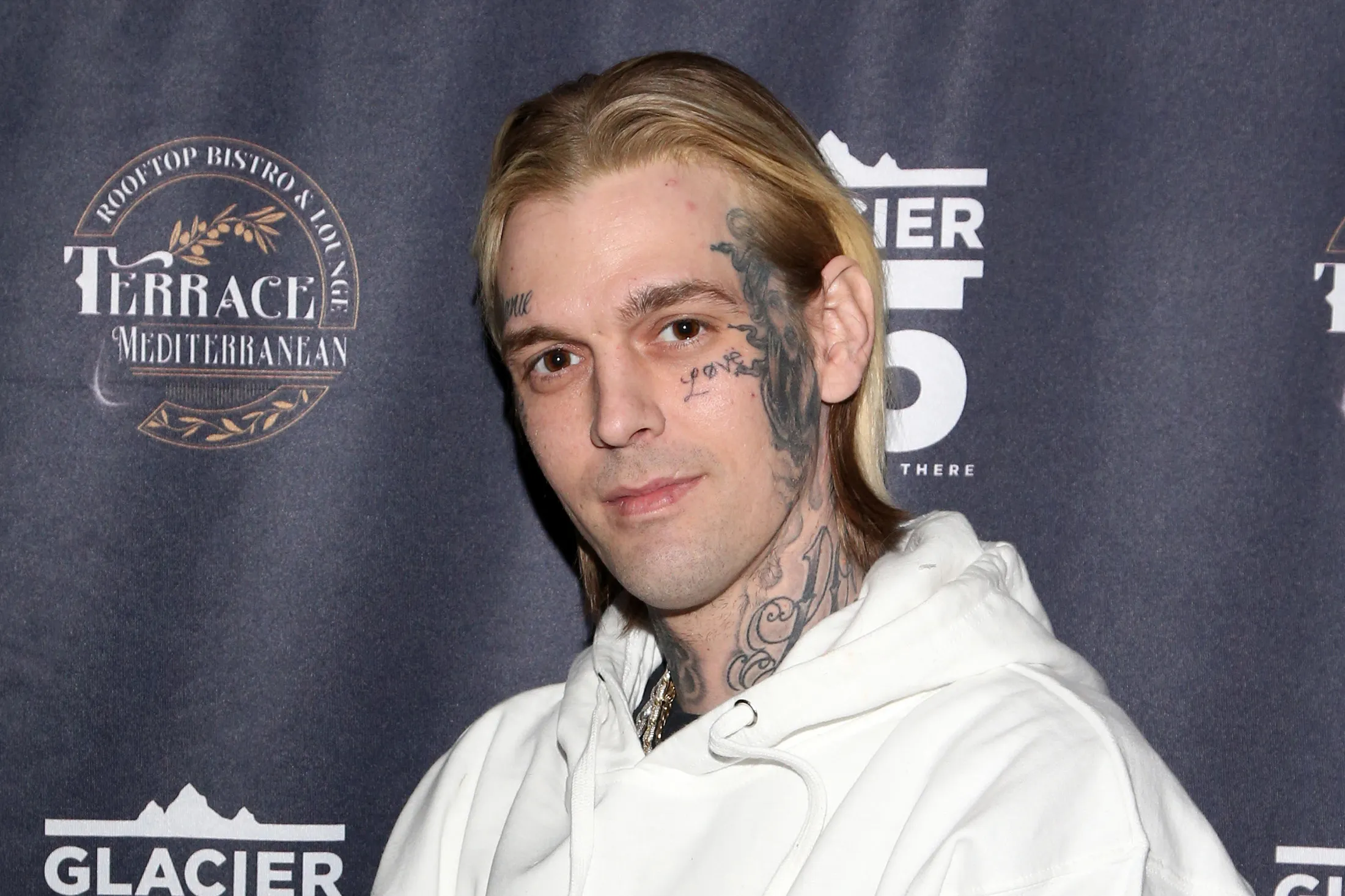 Singer-rapper Aaron Carter Dies in California At Age 34 - Bloomberg