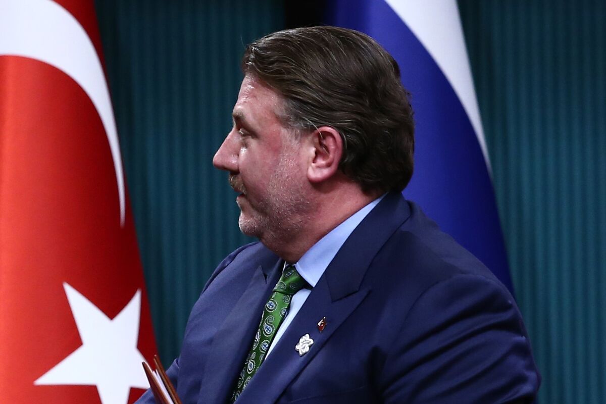 Erdogan Aide Who Backed Turkey’s Unorthodox Rate Policies Dies