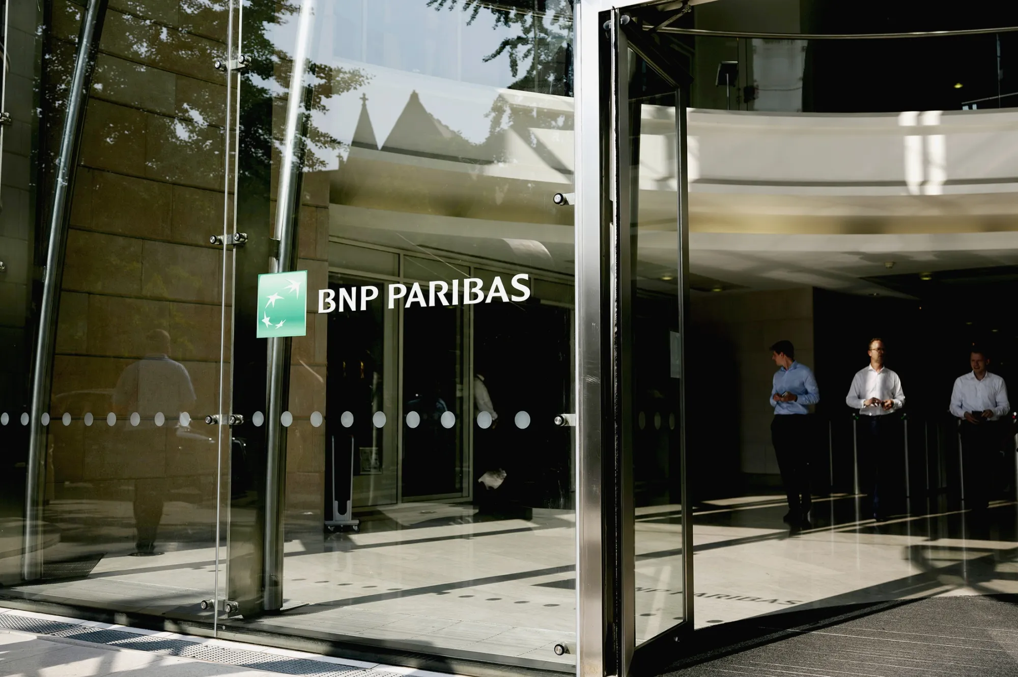 Why Wall Street is Betting on Business Software: Explosive Growth Insights