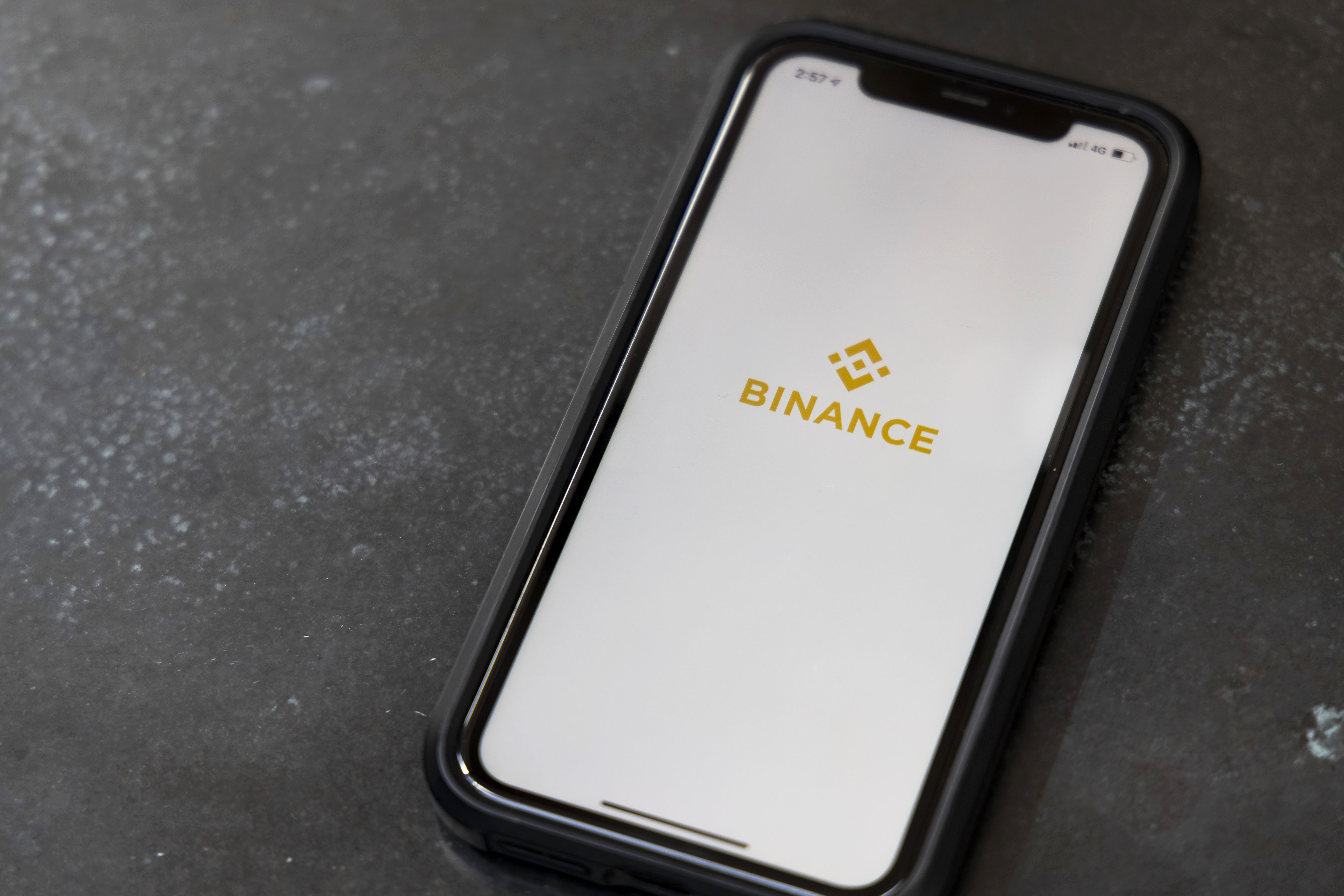 Binance Hires Ex U S Agent Who Led Probes On Silk Road Mt Gox Bloomberg