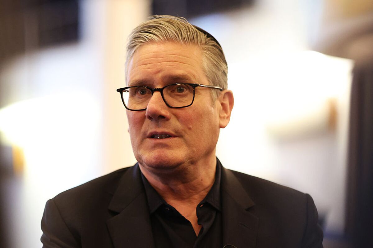 Starmer Stays Defiant as Mandelson Saga Continues to Swirl