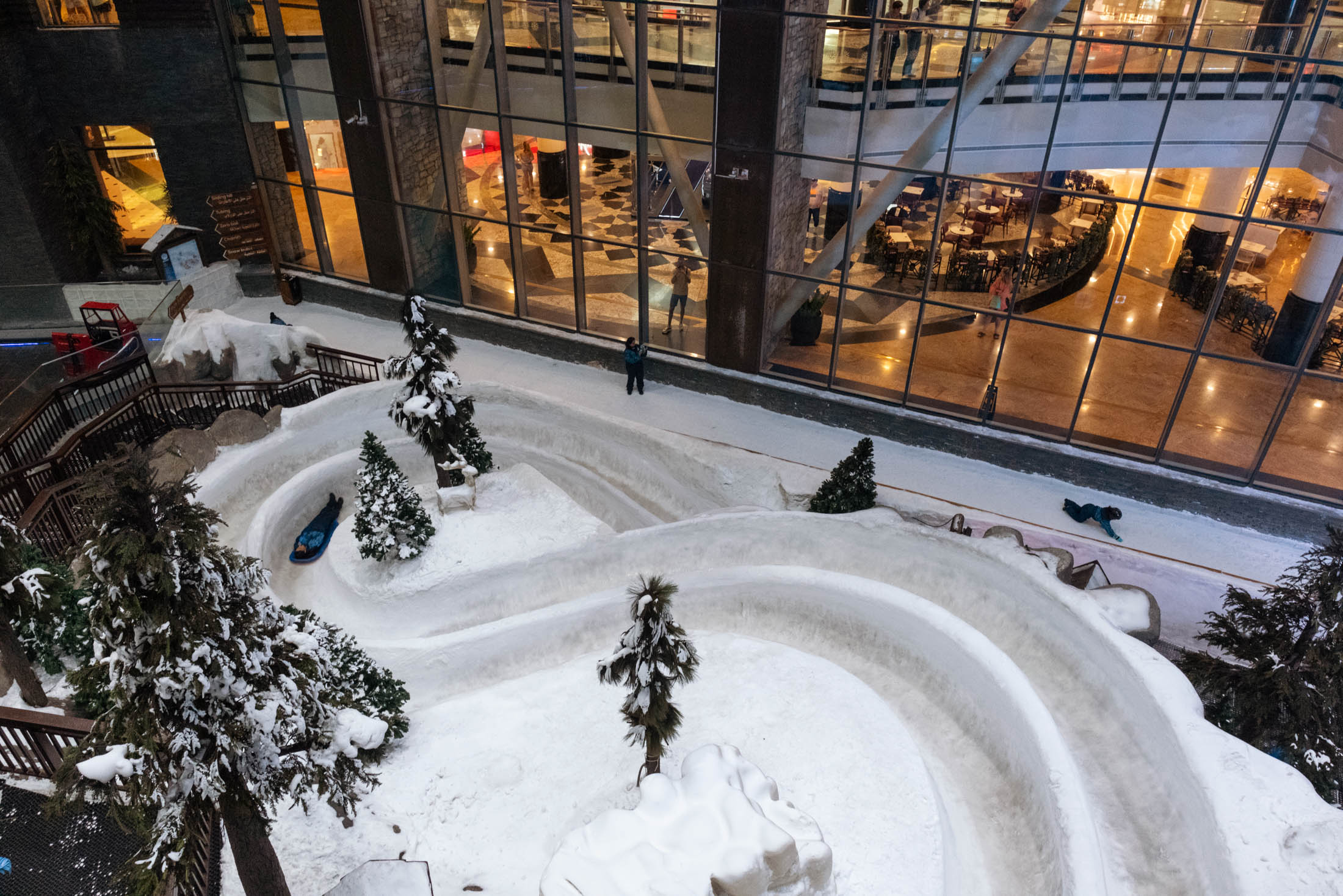 Ski Dubai, a 22,500-square-meter indoor ski resort