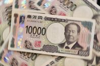 Speculative Traders Boost Bullish Yen Bets to Record on Tariffs