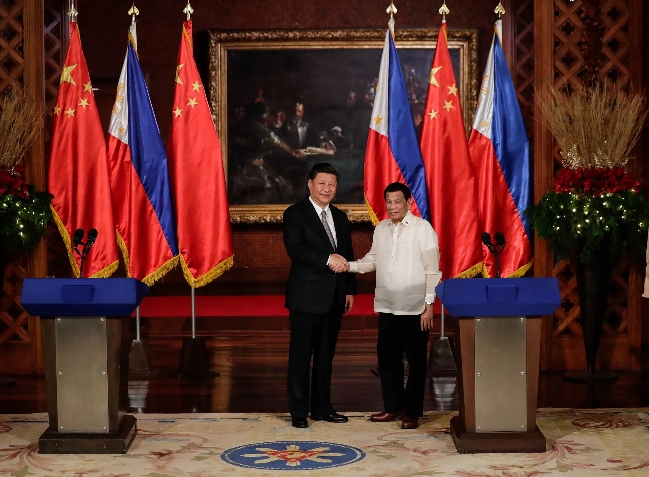 Xi Jinping and Rodrigo Duterte in Manila on Nov. 20.