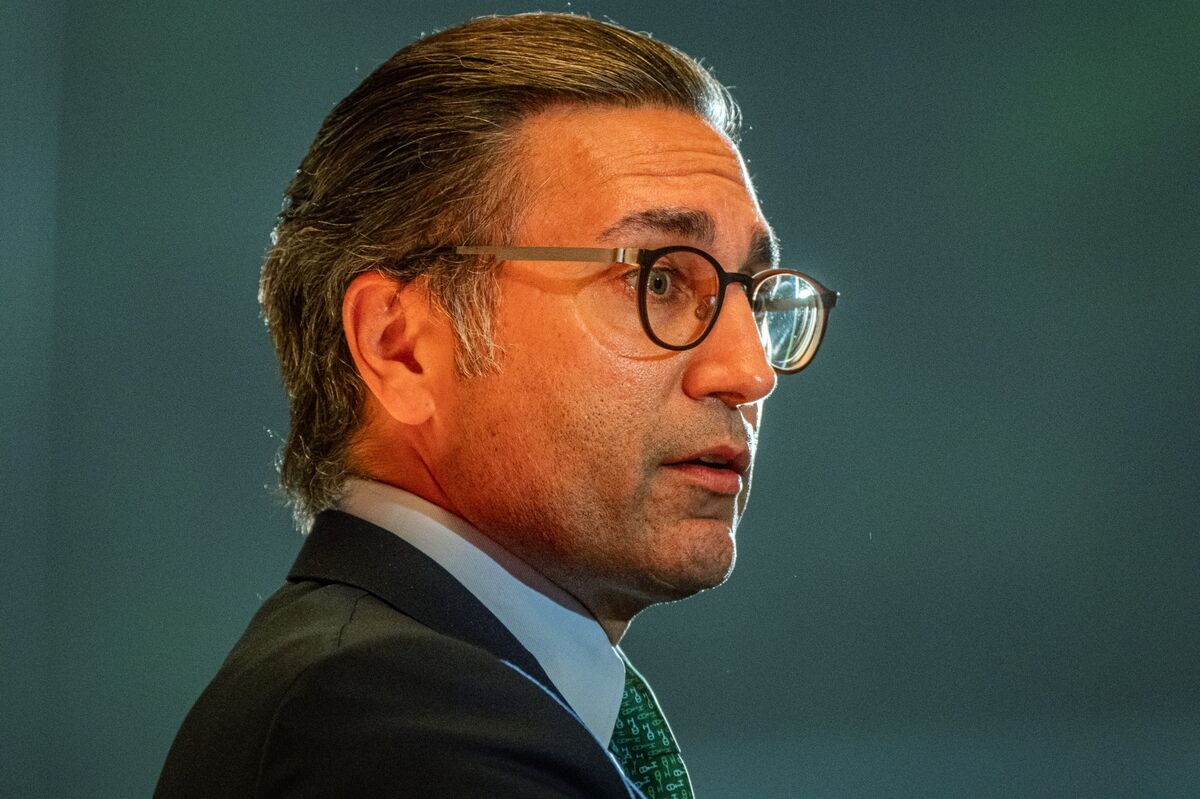 UBS’s Khan Sees Rich Customer Demand for Alternative Assets