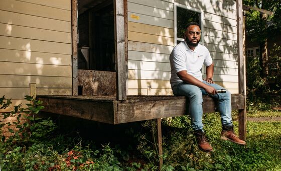 Fast-Cash House Flippers Flood Poor Neighborhoods in the U.S.