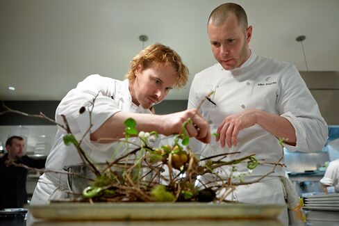 Restaurateur Grant Achatz, left, is the chef at Alinea.