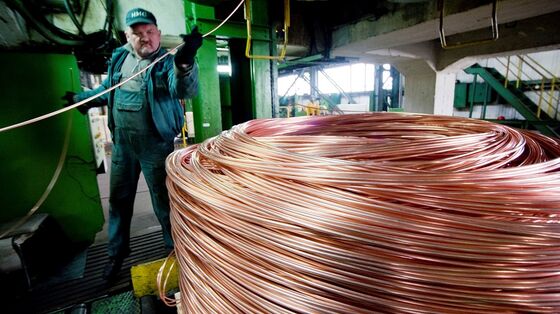 Copper Surges to Two-Year High With Risks to Supplies Widening