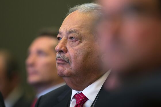 Carlos Slim, Bondholders Among Biggest Mexico Airport Losers