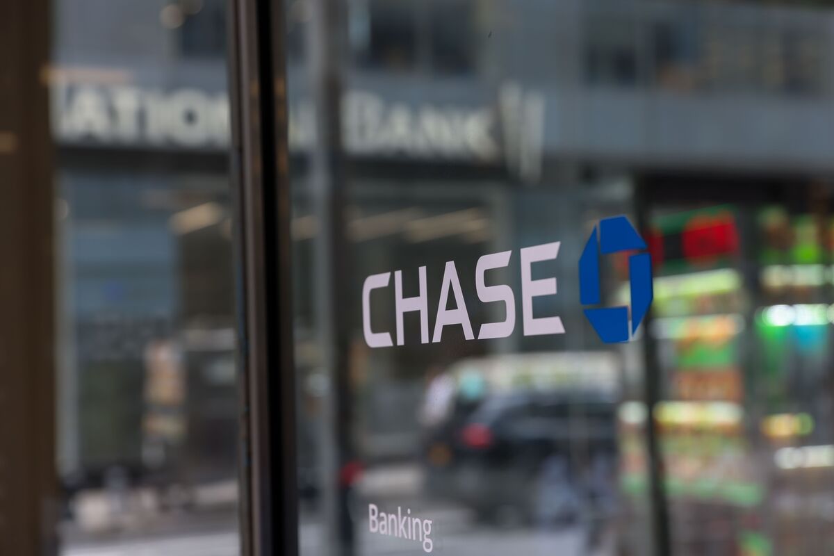 JPMorgan Urges Staff to Avoid Deploying Pricey AI for Easy Tasks