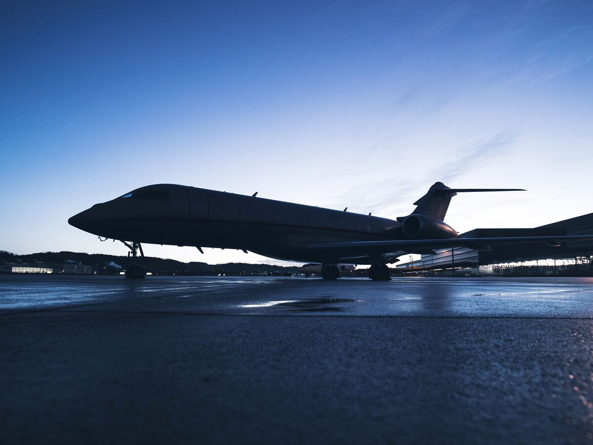 JPMorgan Eyes SRT Deal Tied to $2 Billion of Private Jet Loans