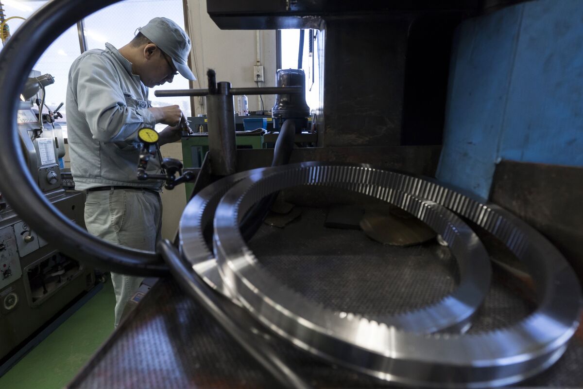 Asia Factories Grapple With High Costs Amid Israel-Hamas War