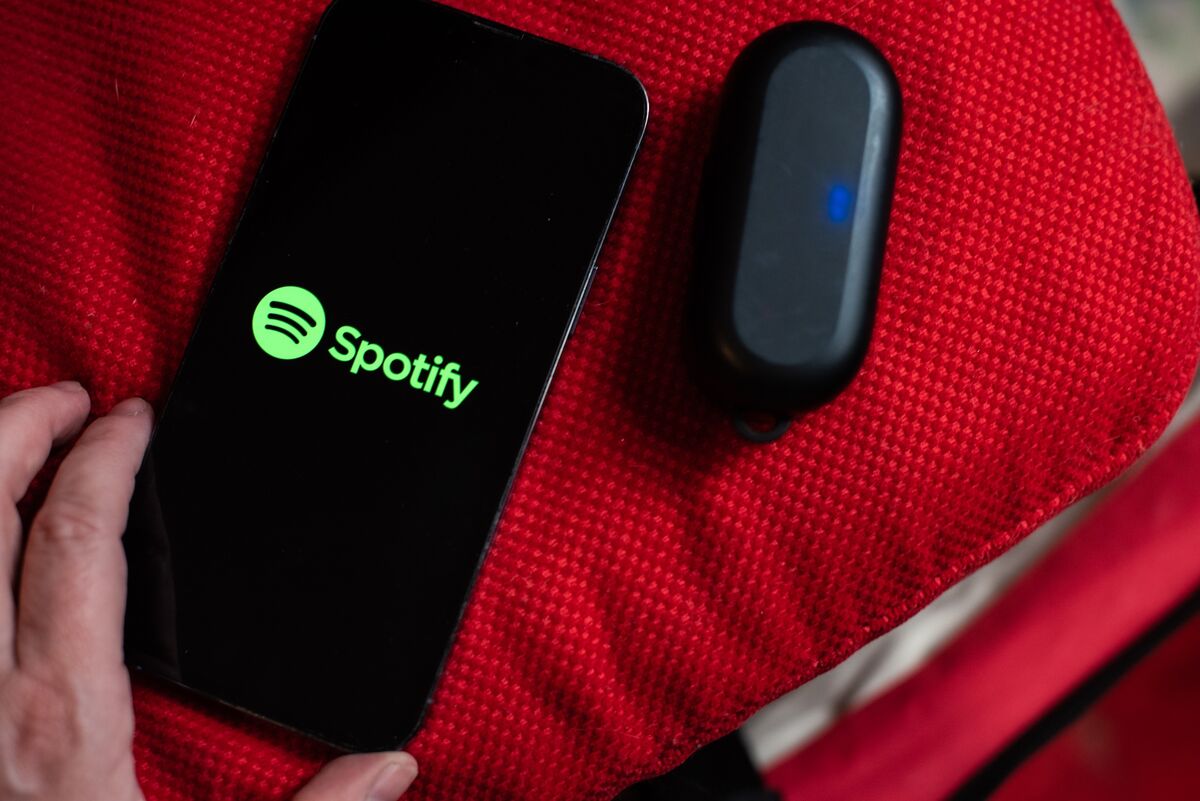 Spotify to Start Putting Video Podcasts on Netflix