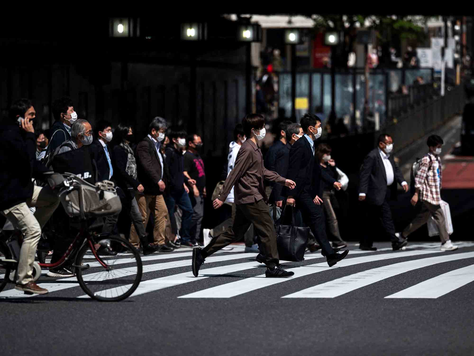 Japan Double-Dip Recession Risk Looms With New Virus Emergency - Bloomberg