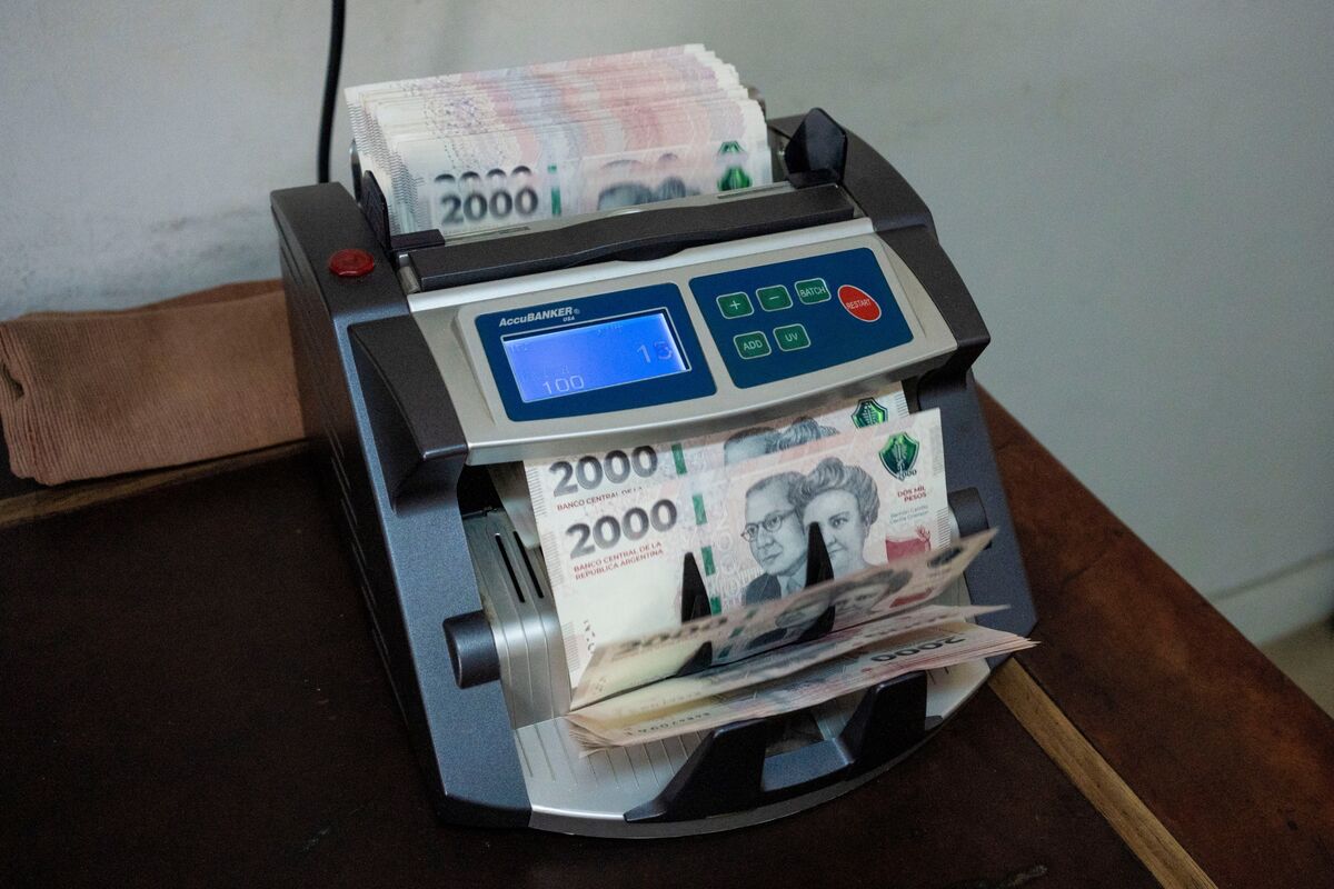 Why the Argentine Peso Is Slipping Through Milei’s Fingers