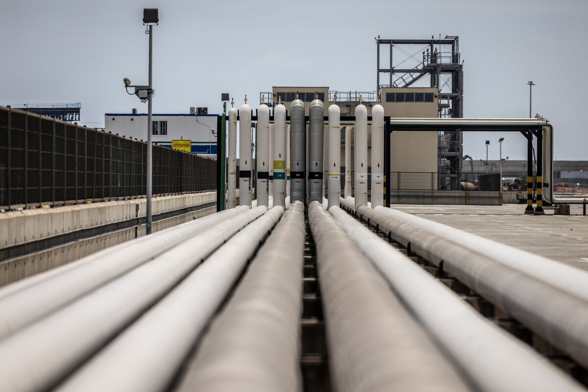 Europe’s Gas Gamble Risks Higher Prices in Global Supply Fight