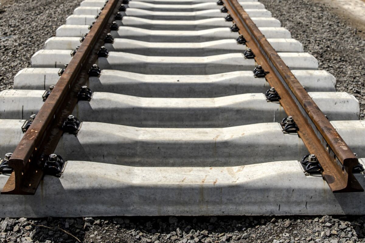 China Signs $1.4 Billion Deal for Mao-Era African-Rail Revival